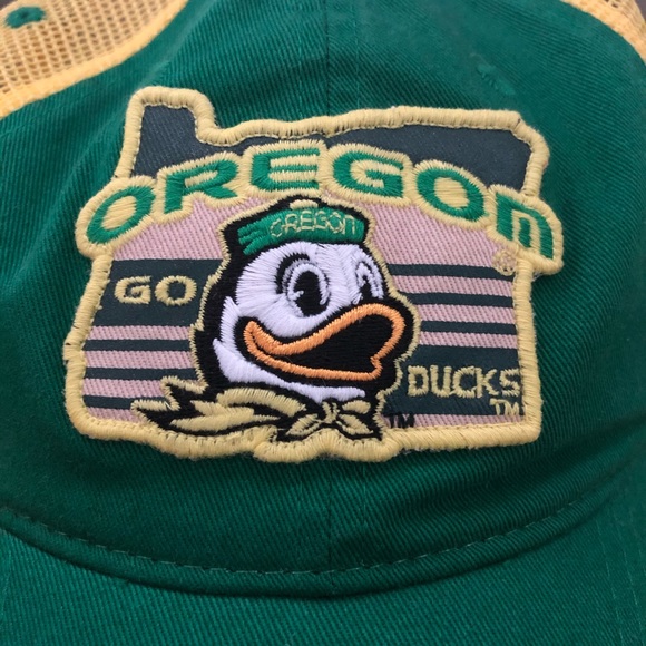 University of Oregon hat - Picture 2 of 6
